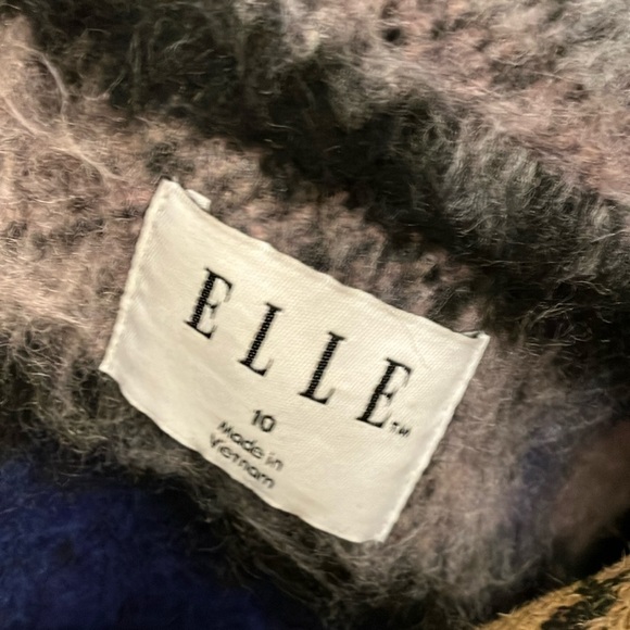 Elle Blue and Pink Blazer with Plaid Design So Warm And Cozy For All Occasions! - Picture 2 of 9